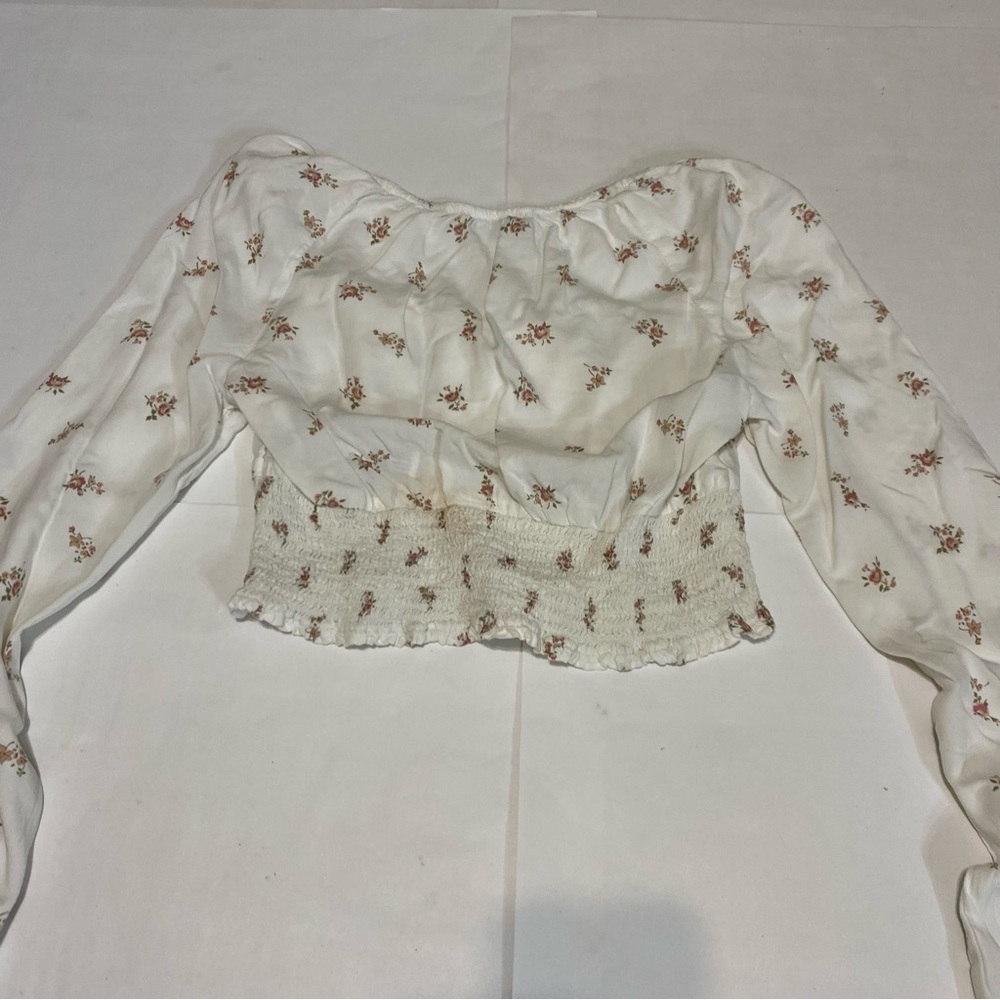 67. Hollister White Floral Blouse - Picture 7 of 7